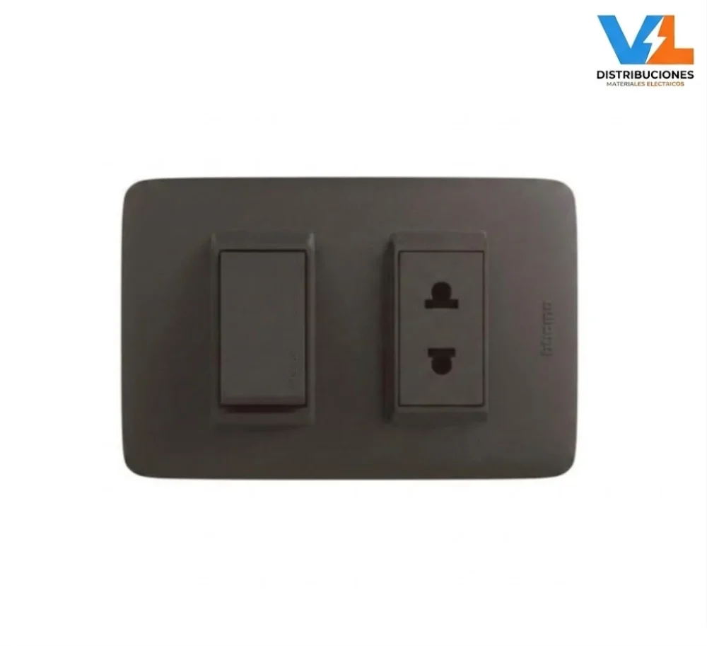 Tomacorriente Universal + Interruptor Bticino Dplus Negro 10A 250V